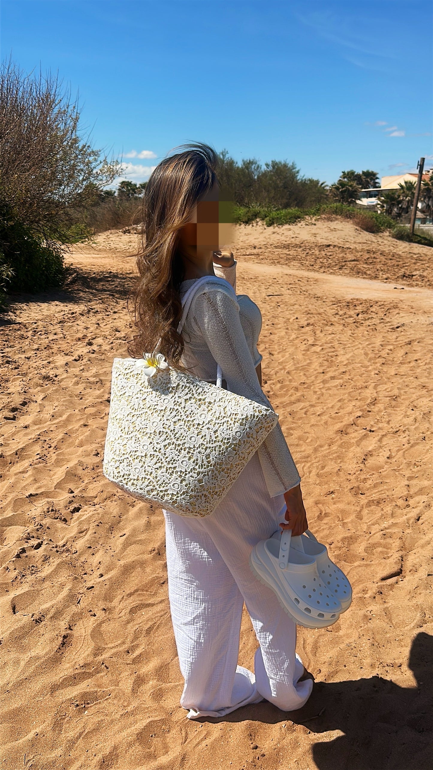 Grand panier en dentelle