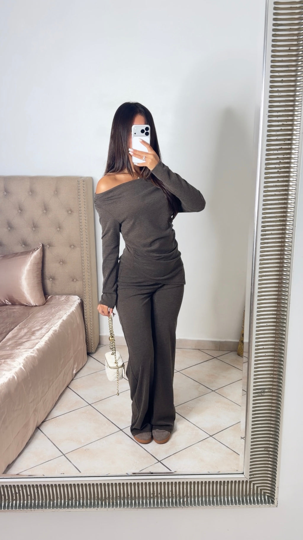 Ensemble asymétrique cintré à col bateau [TAUPE]