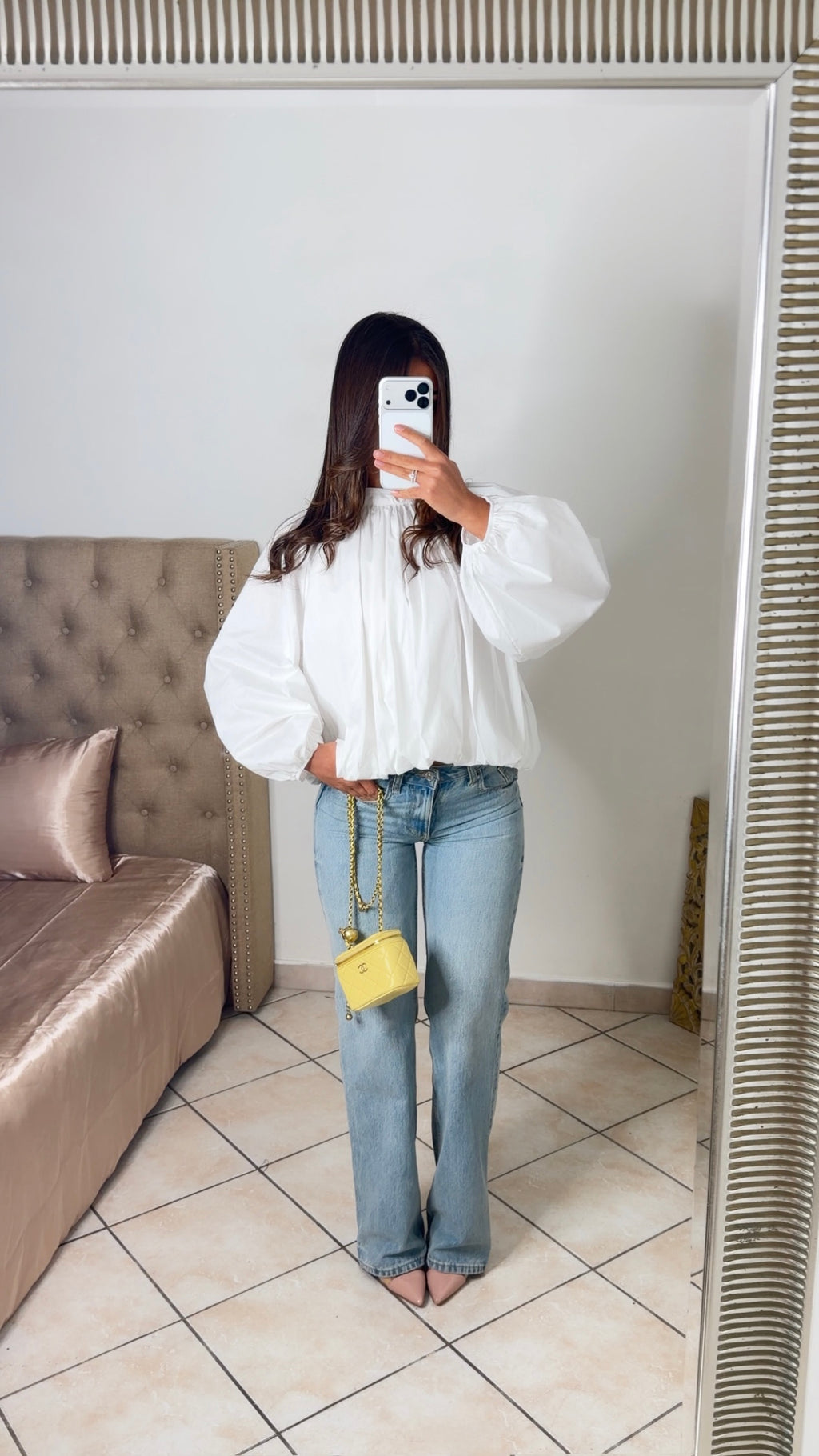 Blouse bouffante à nouer au dos [BLANC]