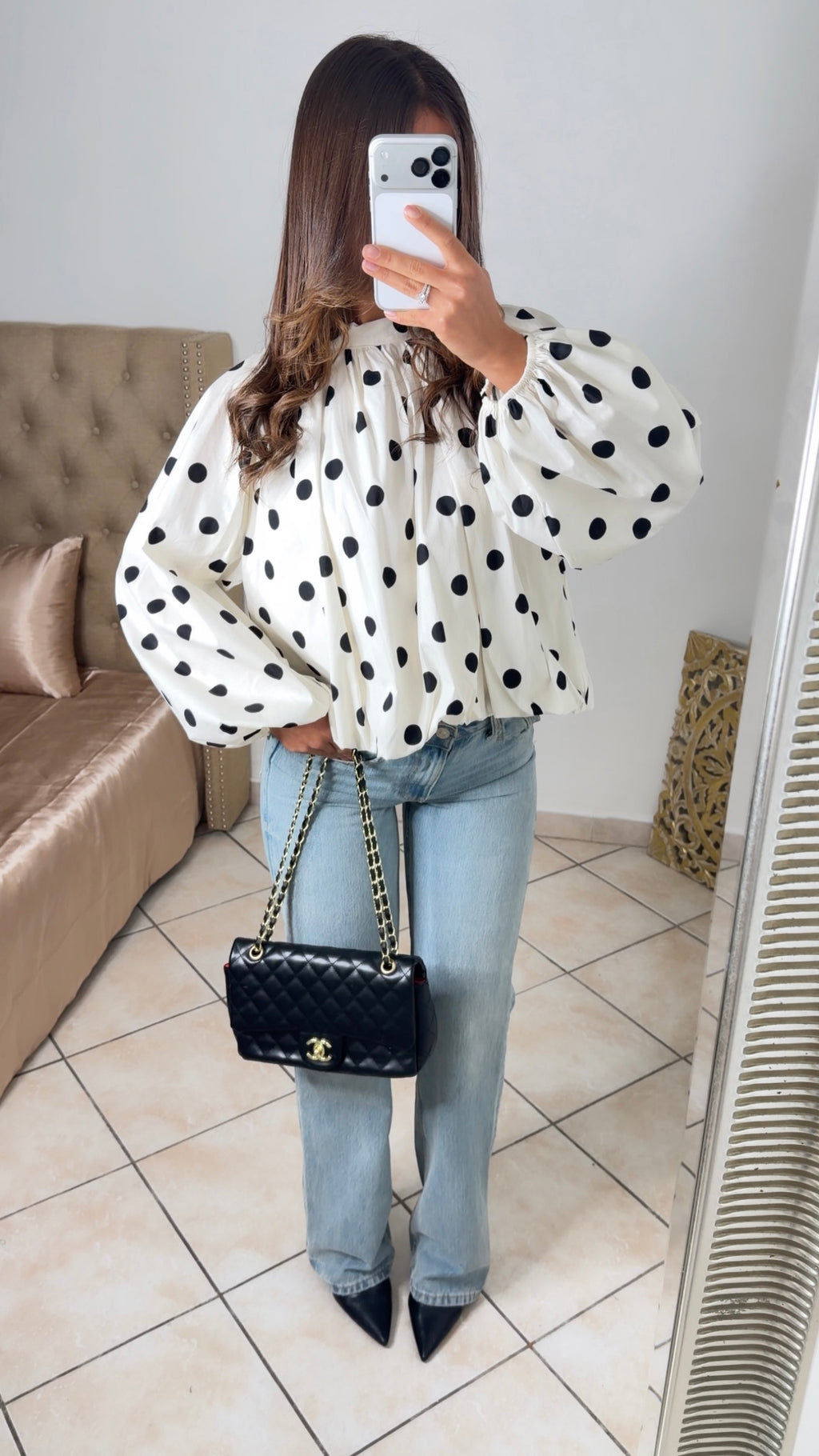 Blouse bouffante à pois à nouer au dos [BLANC]
