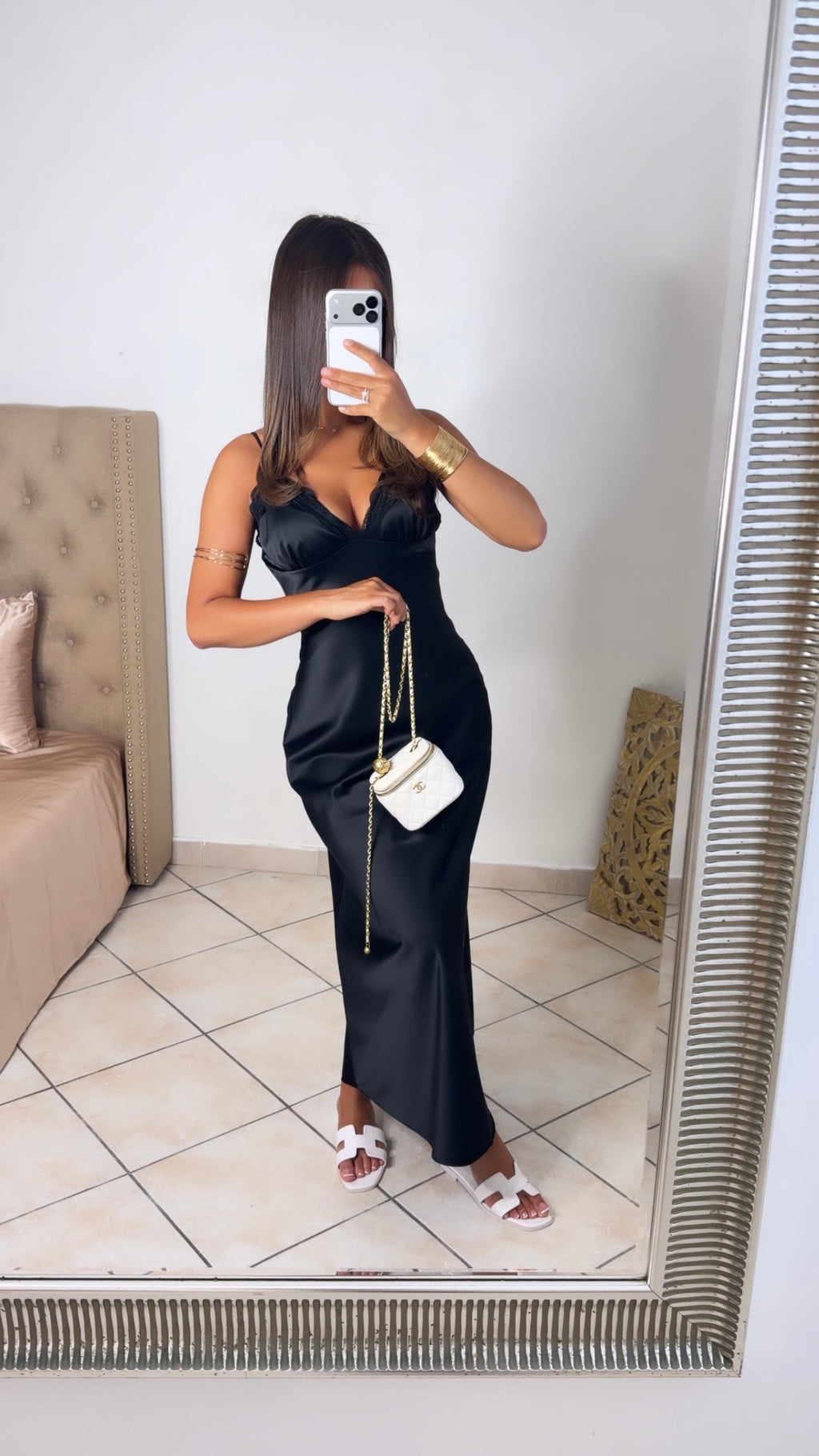 Robe longue satinée à dentelles [NOIR]