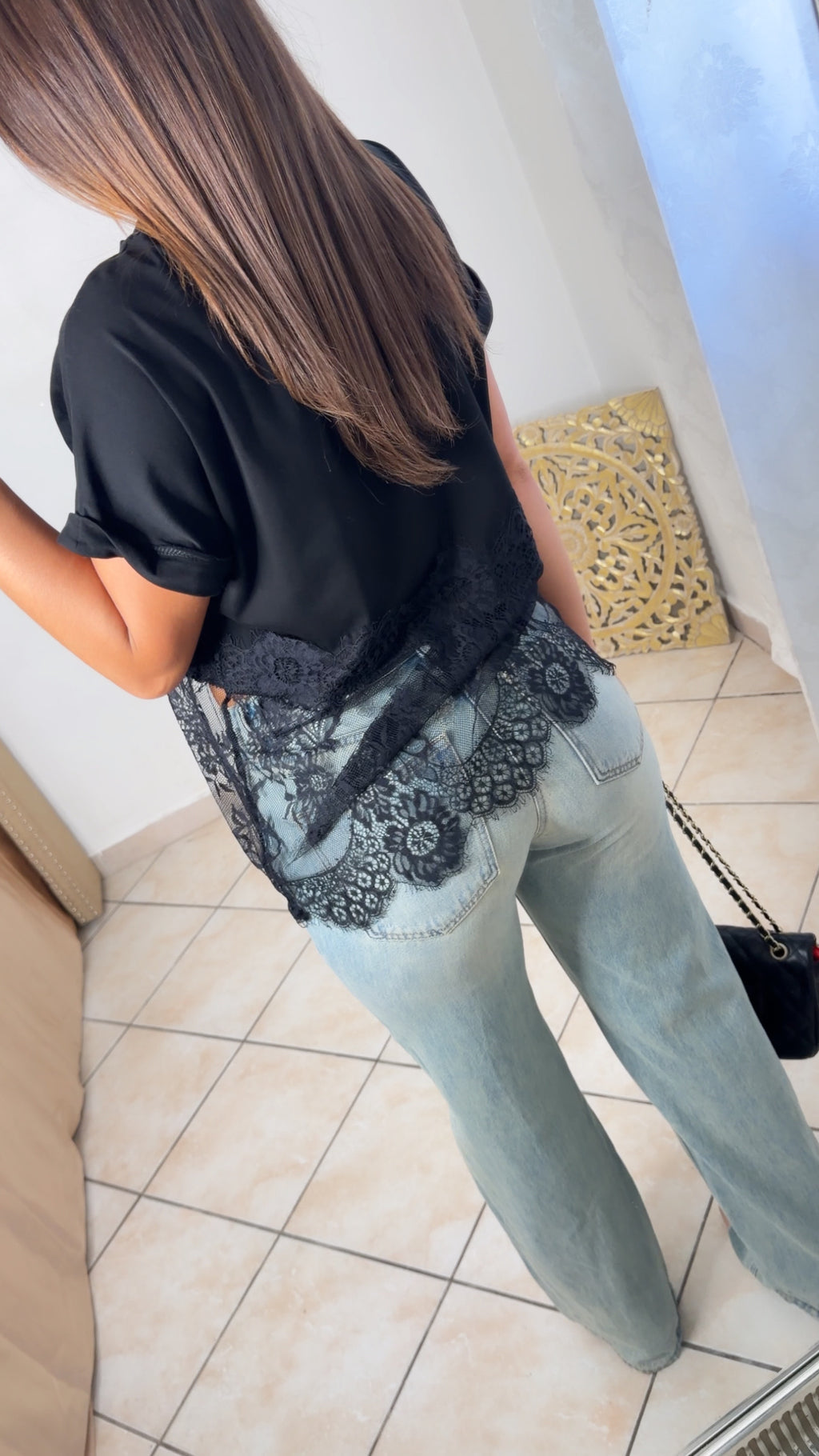 T-shirt bimatière en dentelle [NOIR]