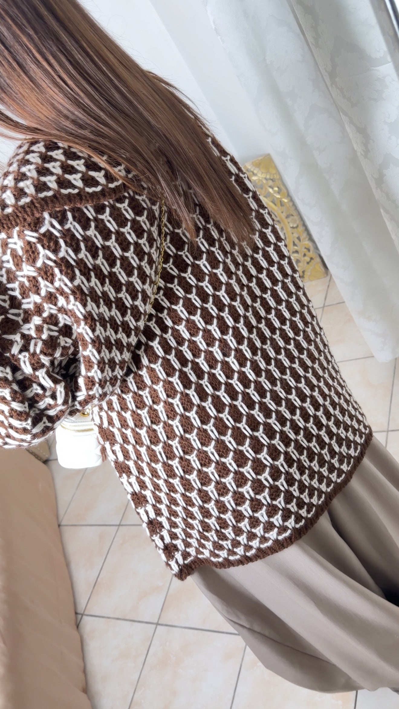 Cardigan boutonné à carreaux et grosse maille [MARRON]