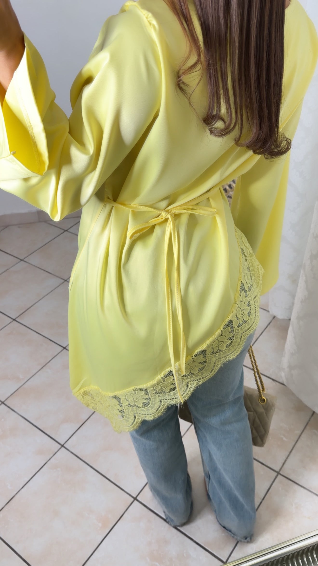 Top long asymétrique à cintré satiné à dentelle [JAUNE]