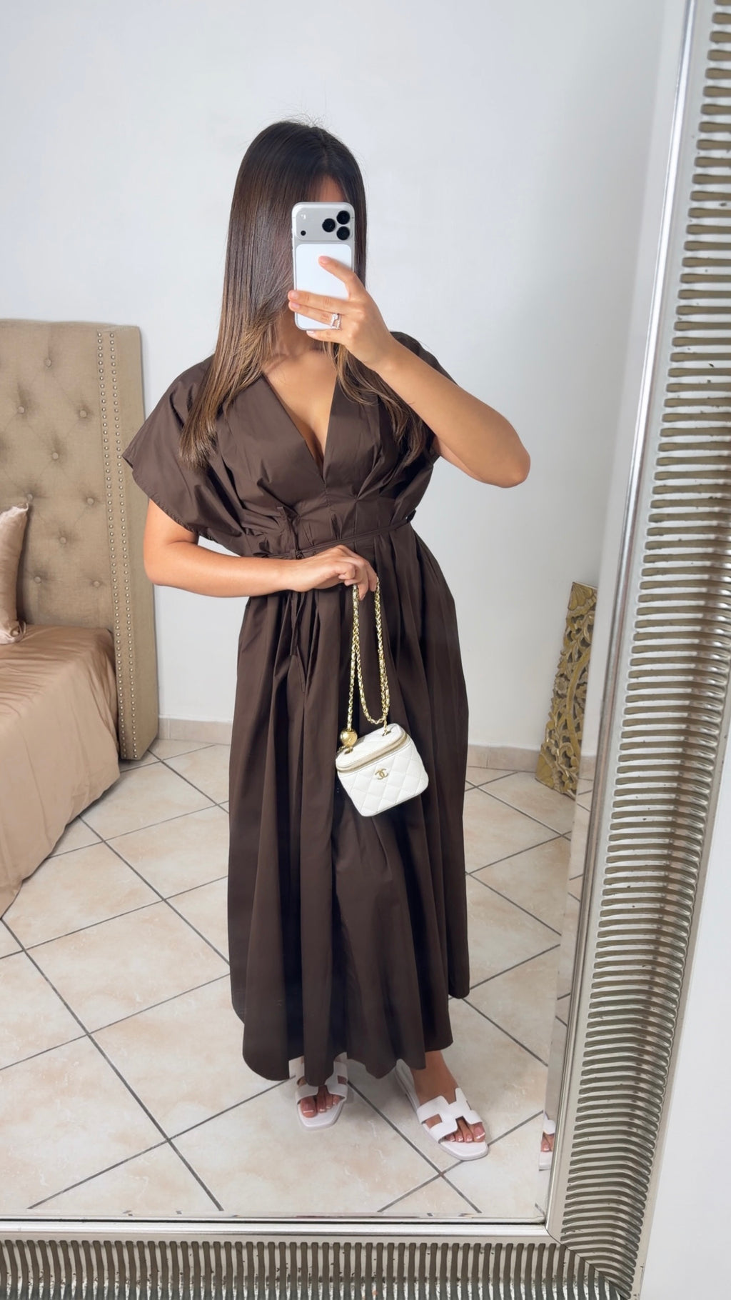 Robe popeline col V à ceinture [MARRON]