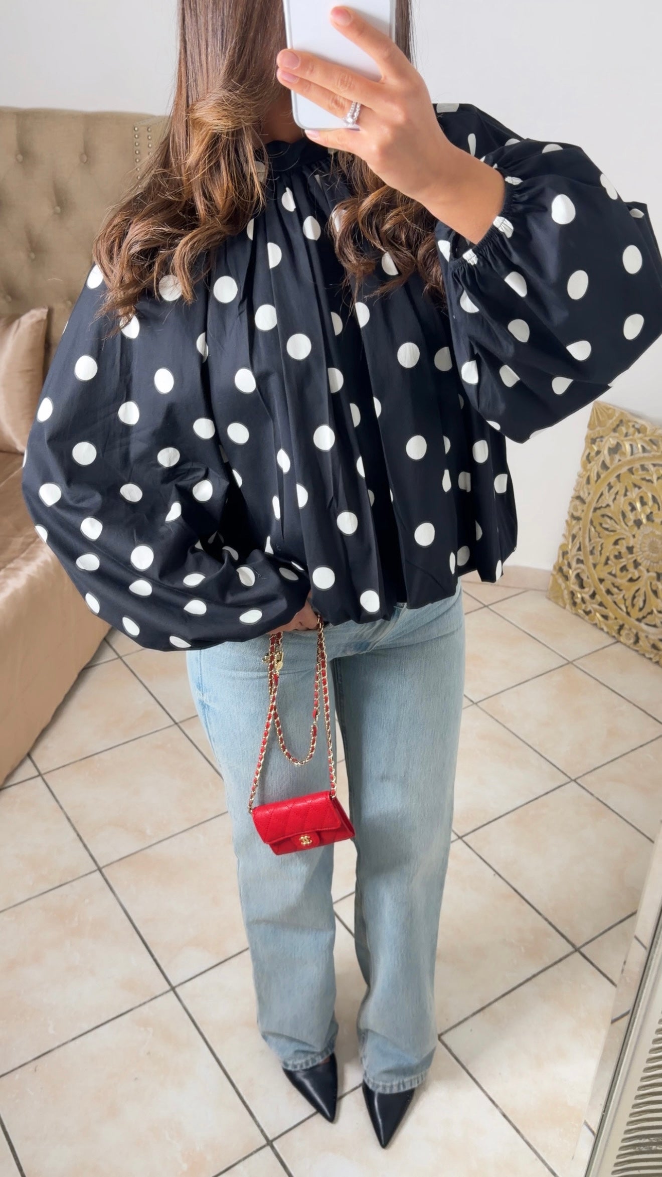 Blouse bouffante à pois à nouer au dos [NOIR]