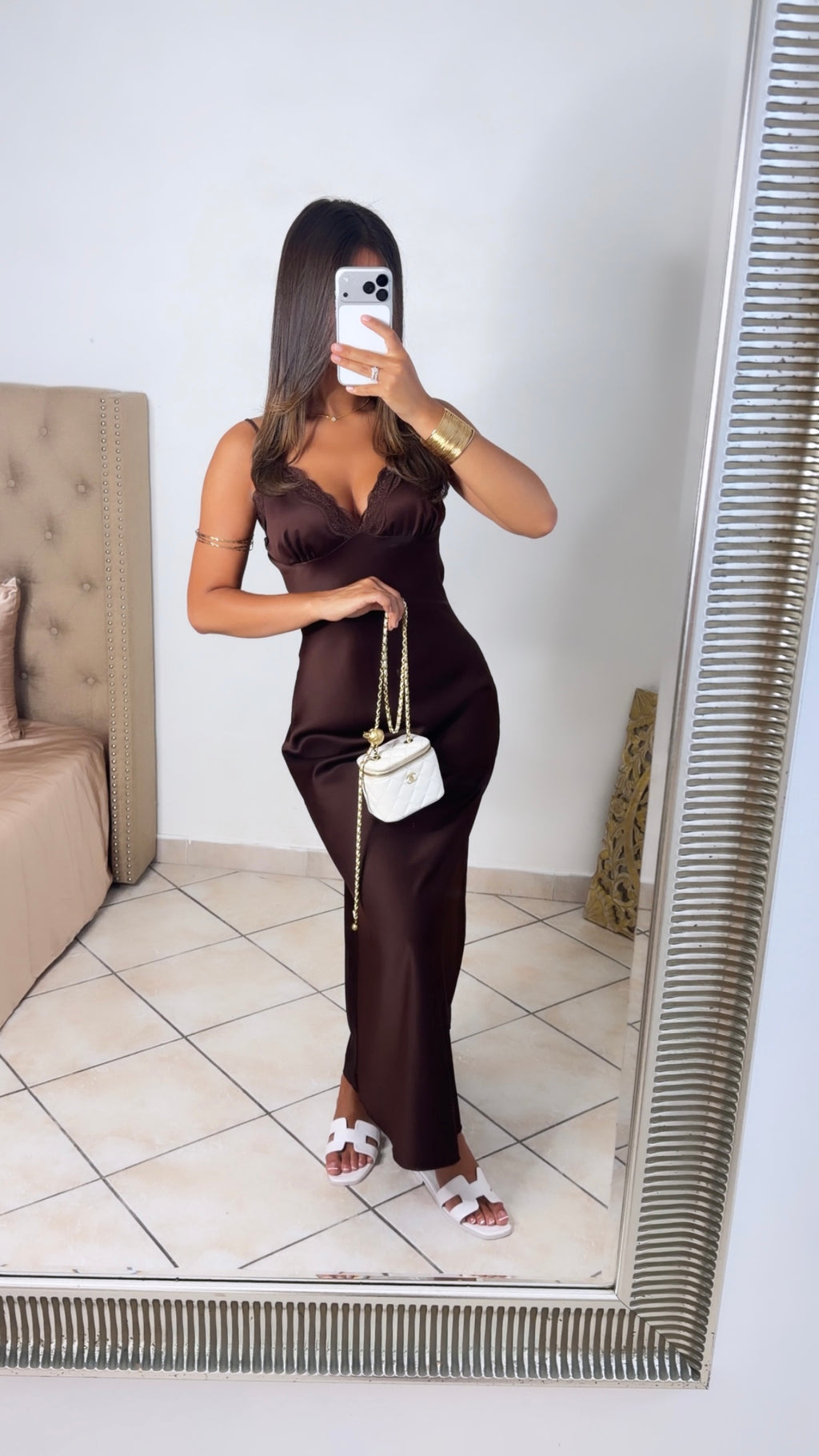 Robe longue satinée à dentelles [MARRON]
