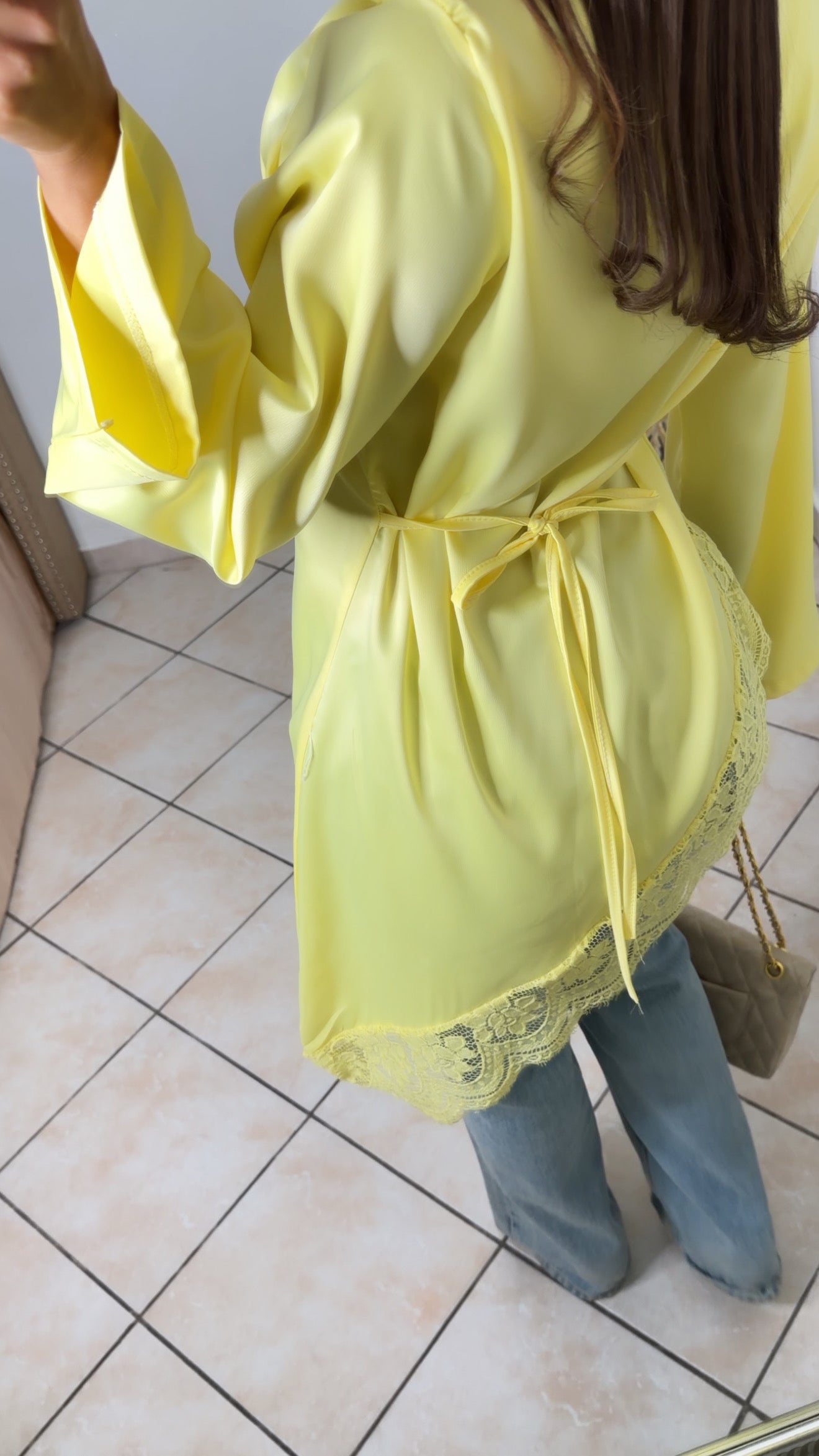 Top long asymétrique à cintré satiné à dentelle [JAUNE]