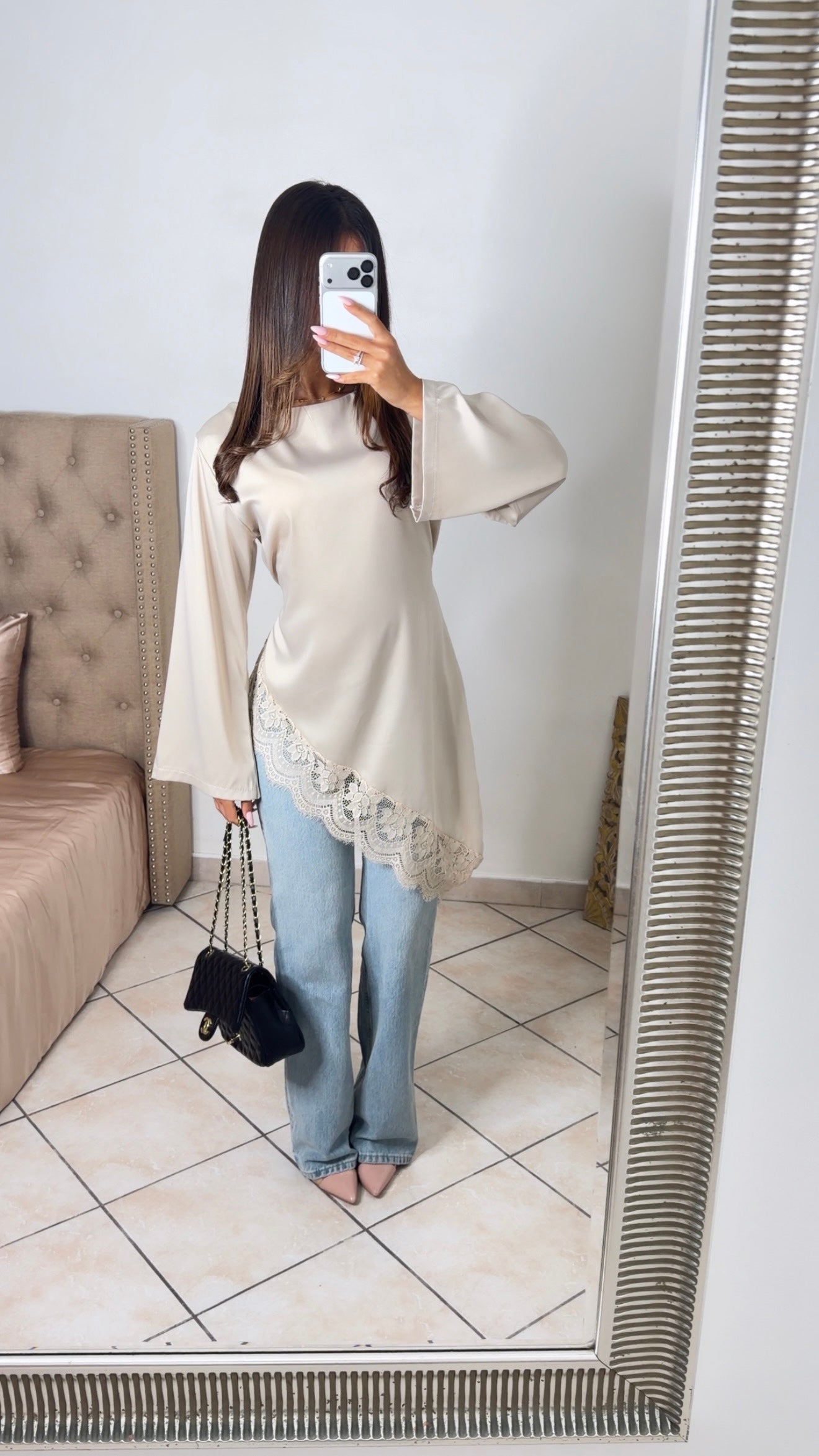 Top long asymétrique à cintré satiné à dentelle [MARRON]