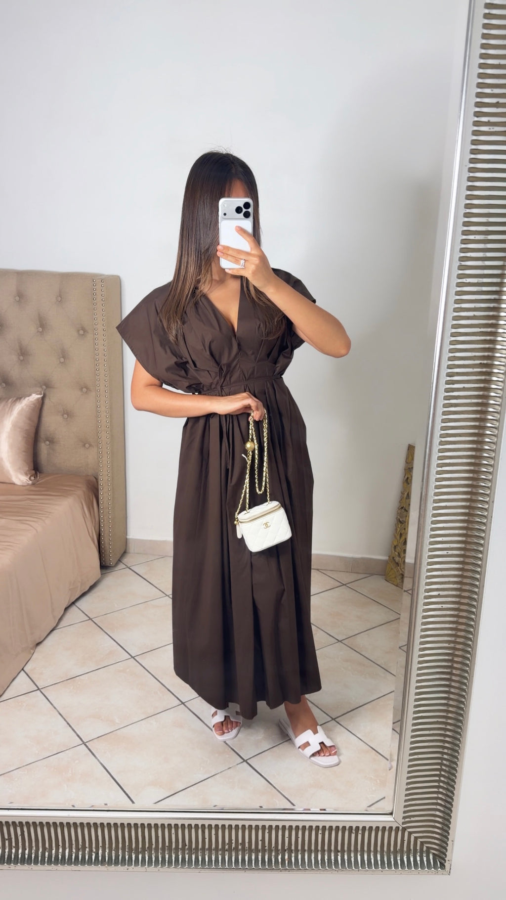 Robe popeline col V à ceinture [MARRON]