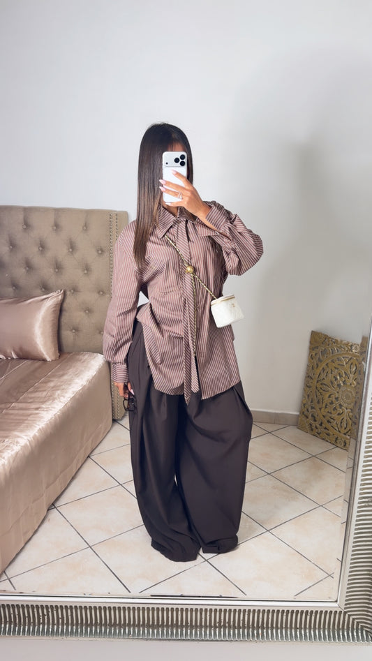 Chemise rayée à cravate amovible [MARRON]