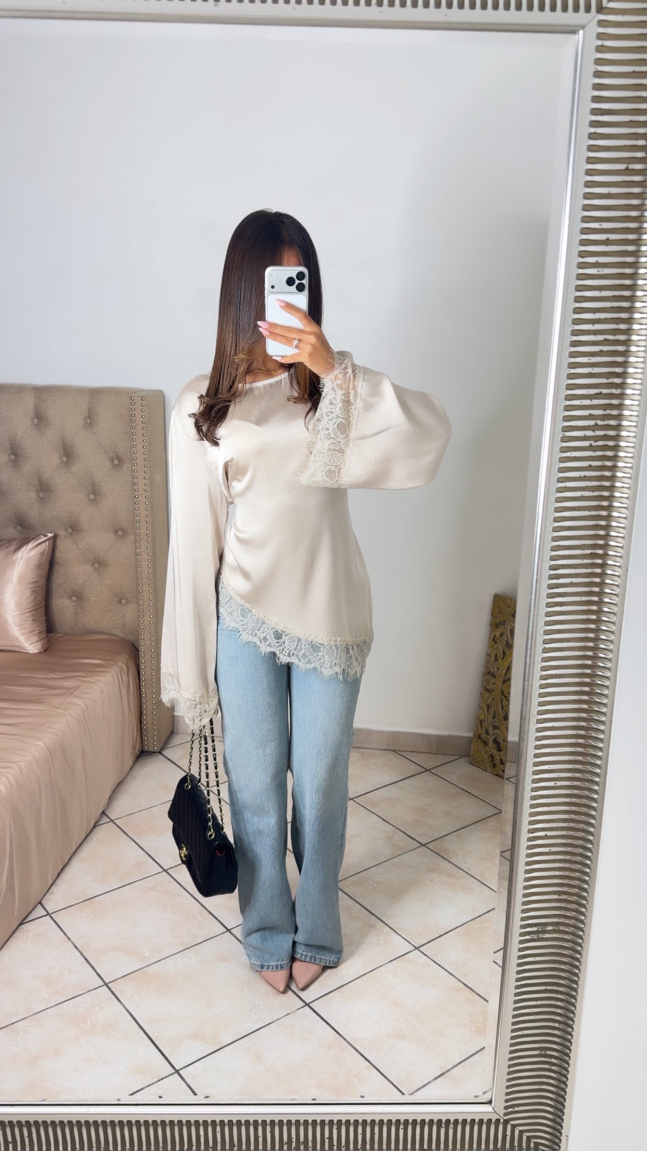 Top asymétrique à cintré satiné à dentelle [BEIGE]