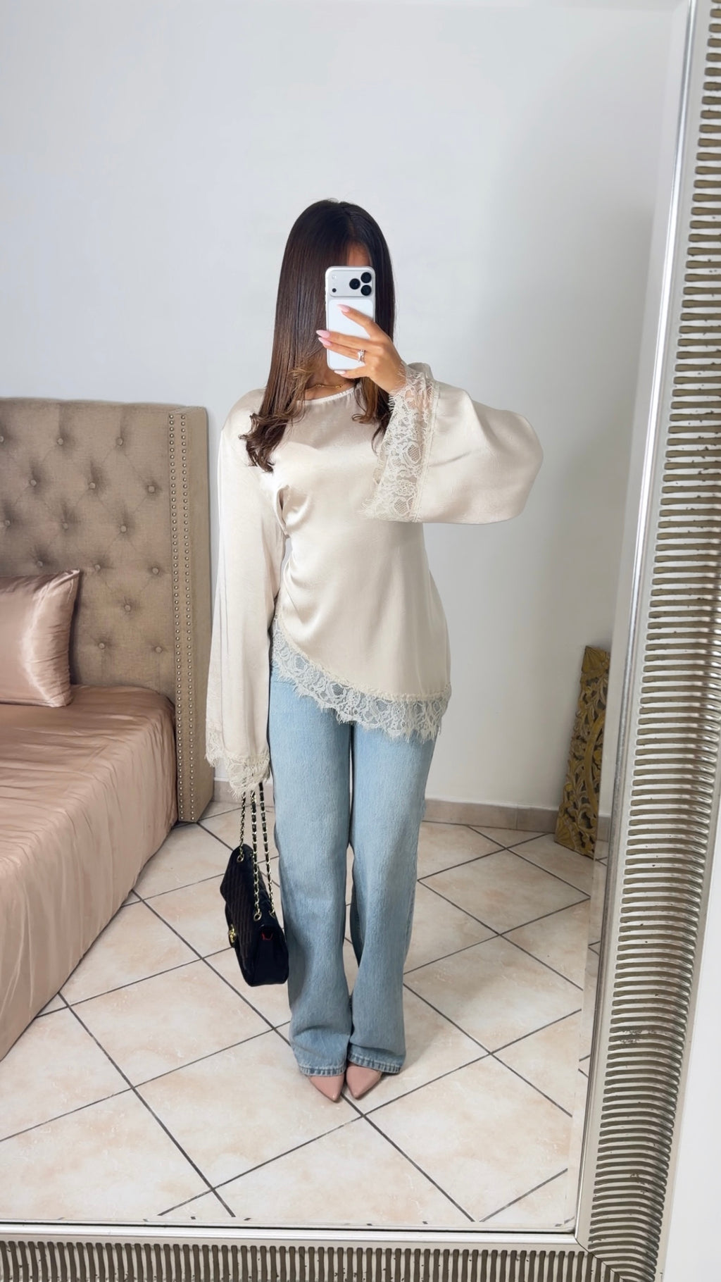 Top asymétrique à cintré satiné à dentelle [BEIGE]