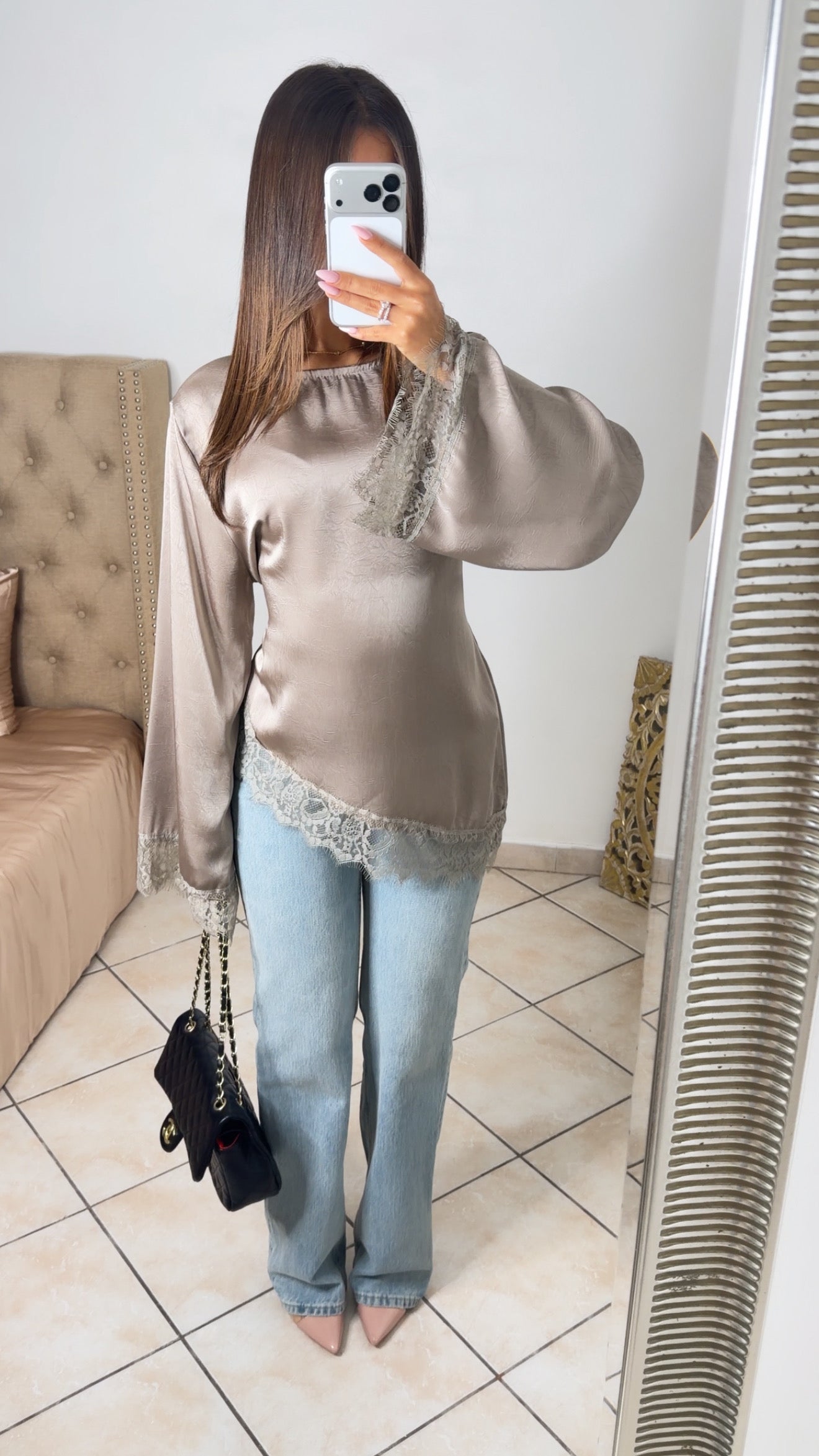 Top asymétrique à cintré satiné à dentelle [TAUPE]