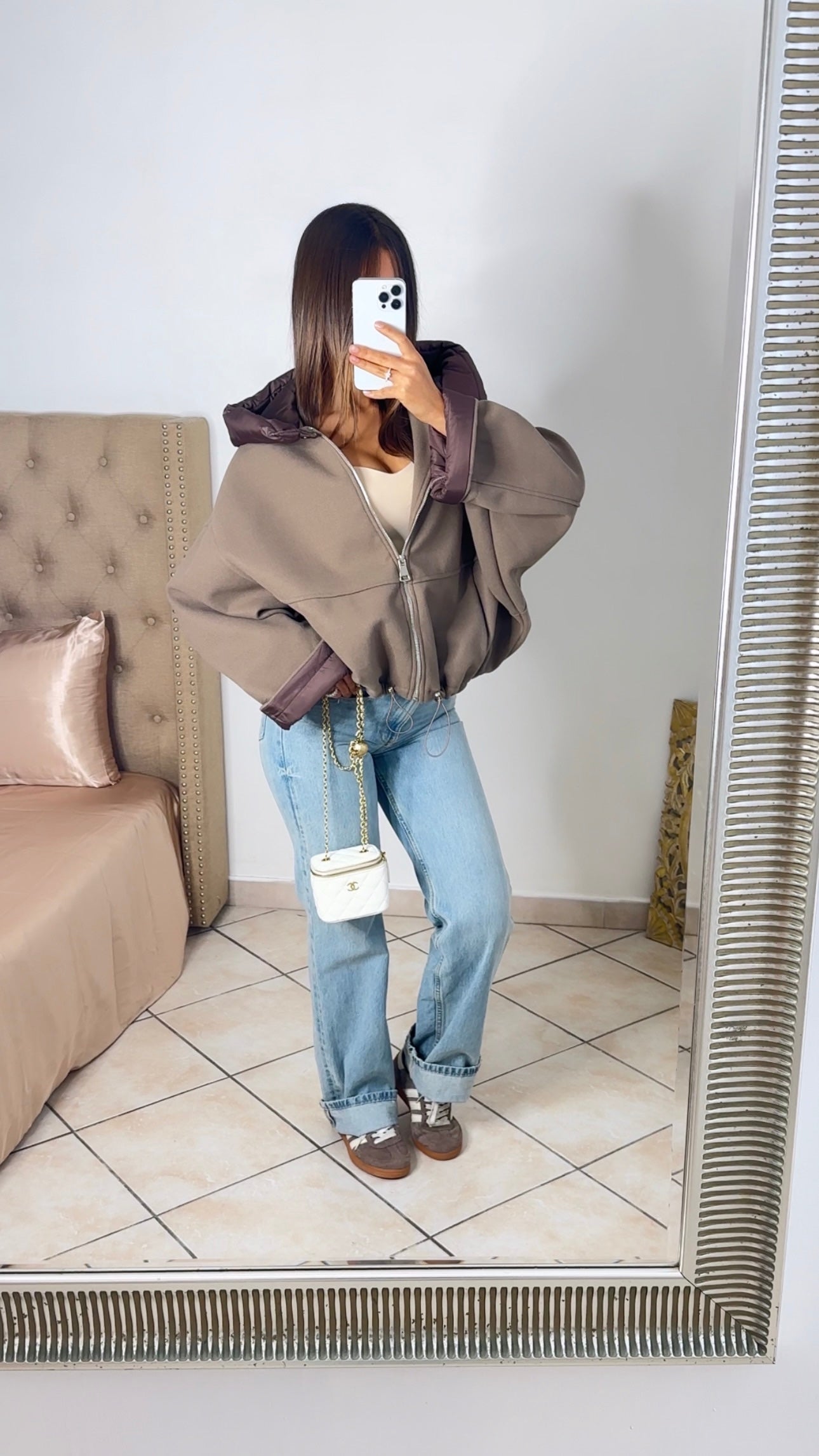 Veste courte à capuche matelassée [TAUPE]