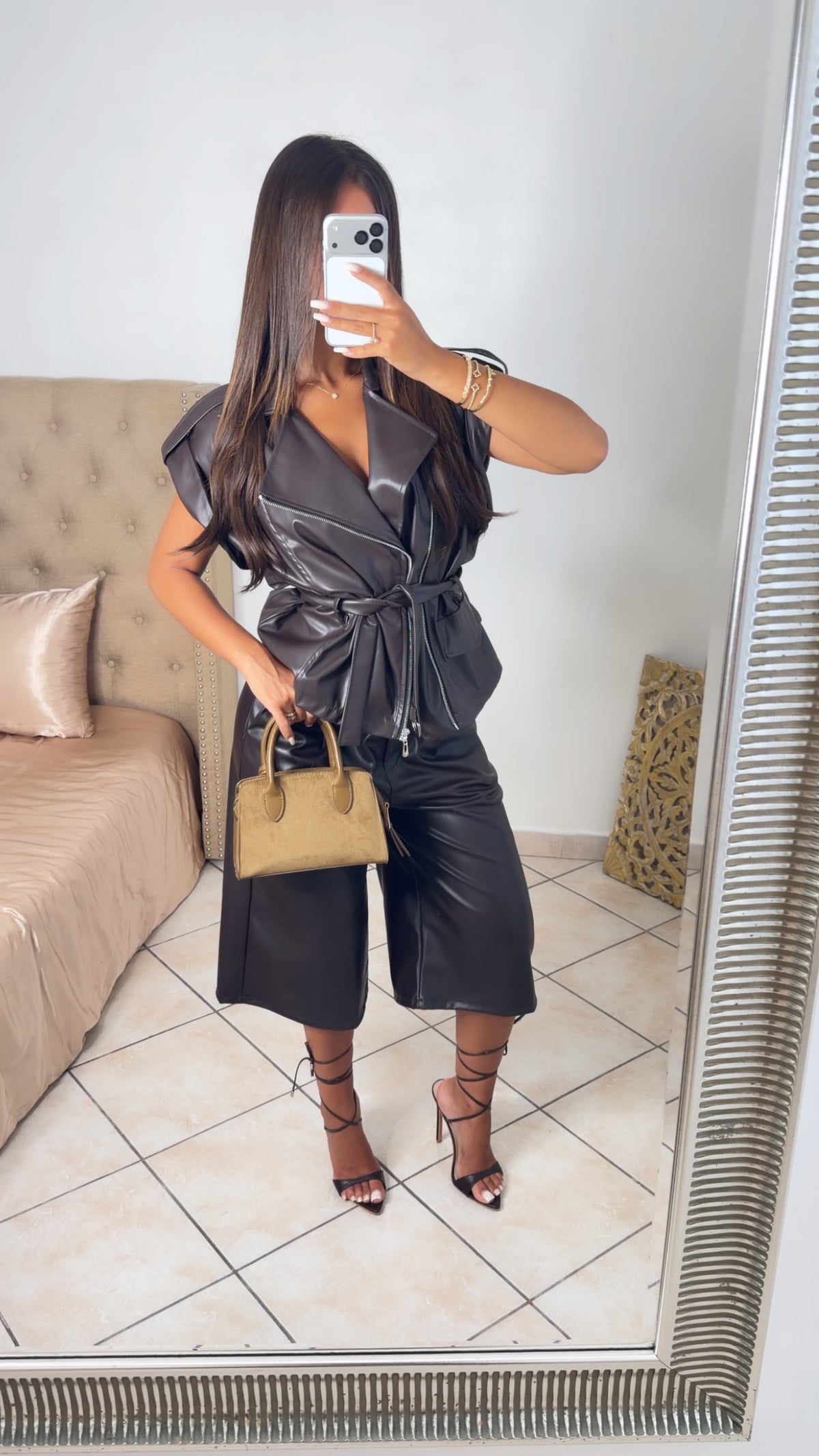 Veste sans manches en similicuir [MARRON]