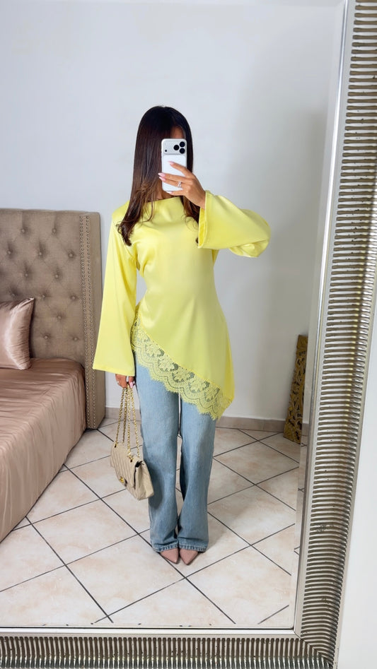 Top long asymétrique à cintré satiné à dentelle [JAUNE]