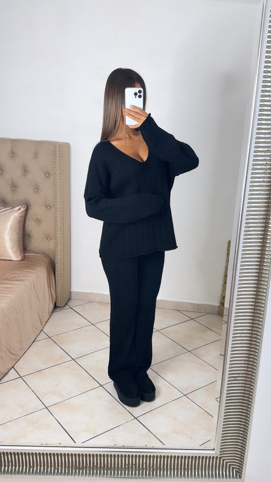 Ensemble pantalon en maille col V [NOIR]