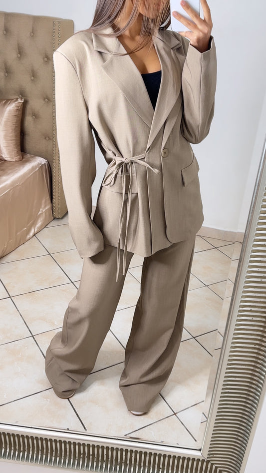 Ensemble tailleur avec blazer doublé [TAUPE]