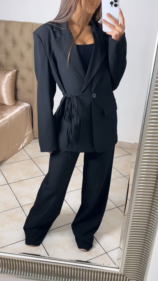 Ensemble tailleur avec blazer doublé [NOIR]