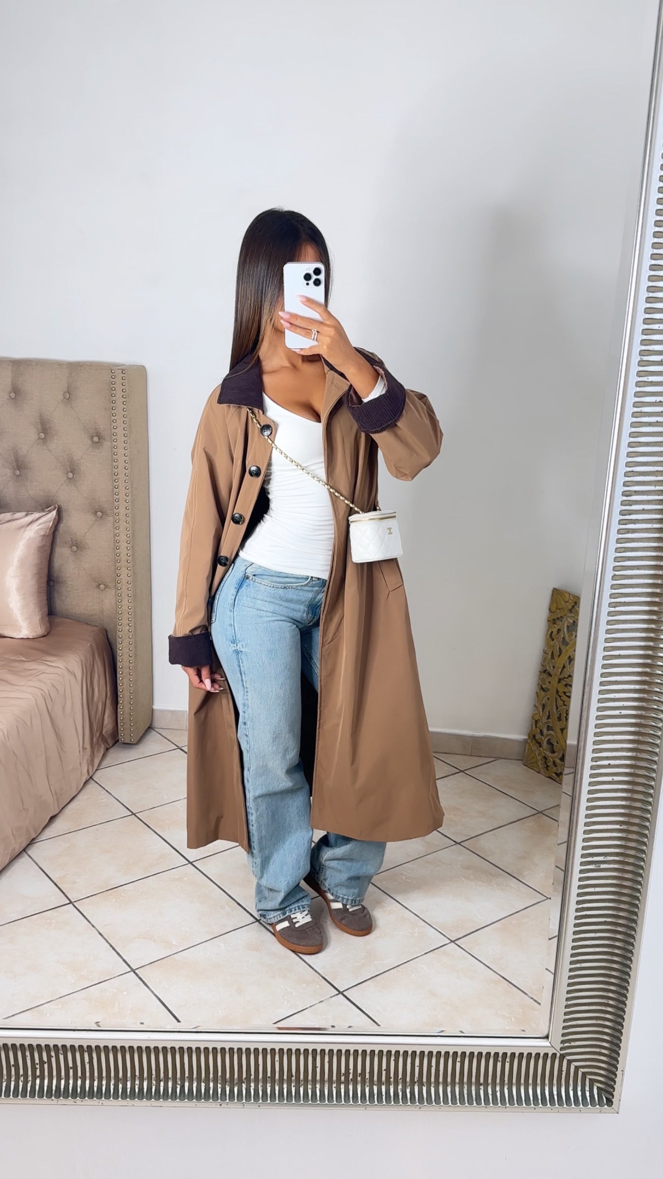 Trench long oversize à revers en daim marron [CAMEL]